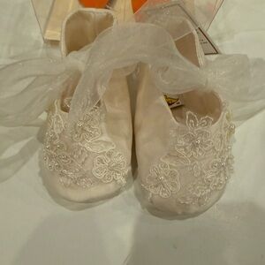 ✨ L’Pety Canar Baby Girl Baptism Shoes | Size Large | New in Box ✨